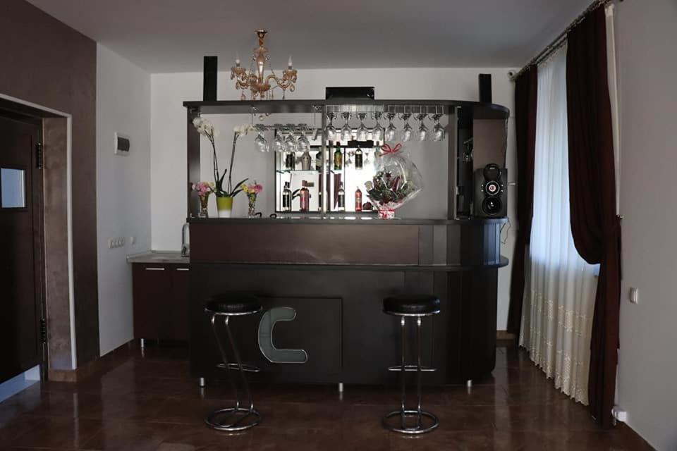 Pensiunea Maria Tania - Restaurant Mioveni Exterior photo